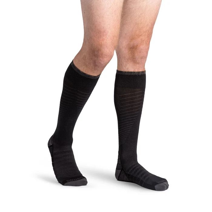 Sigvaris Motion Flow Tech Knee High 20-30 mmHg - Image 4